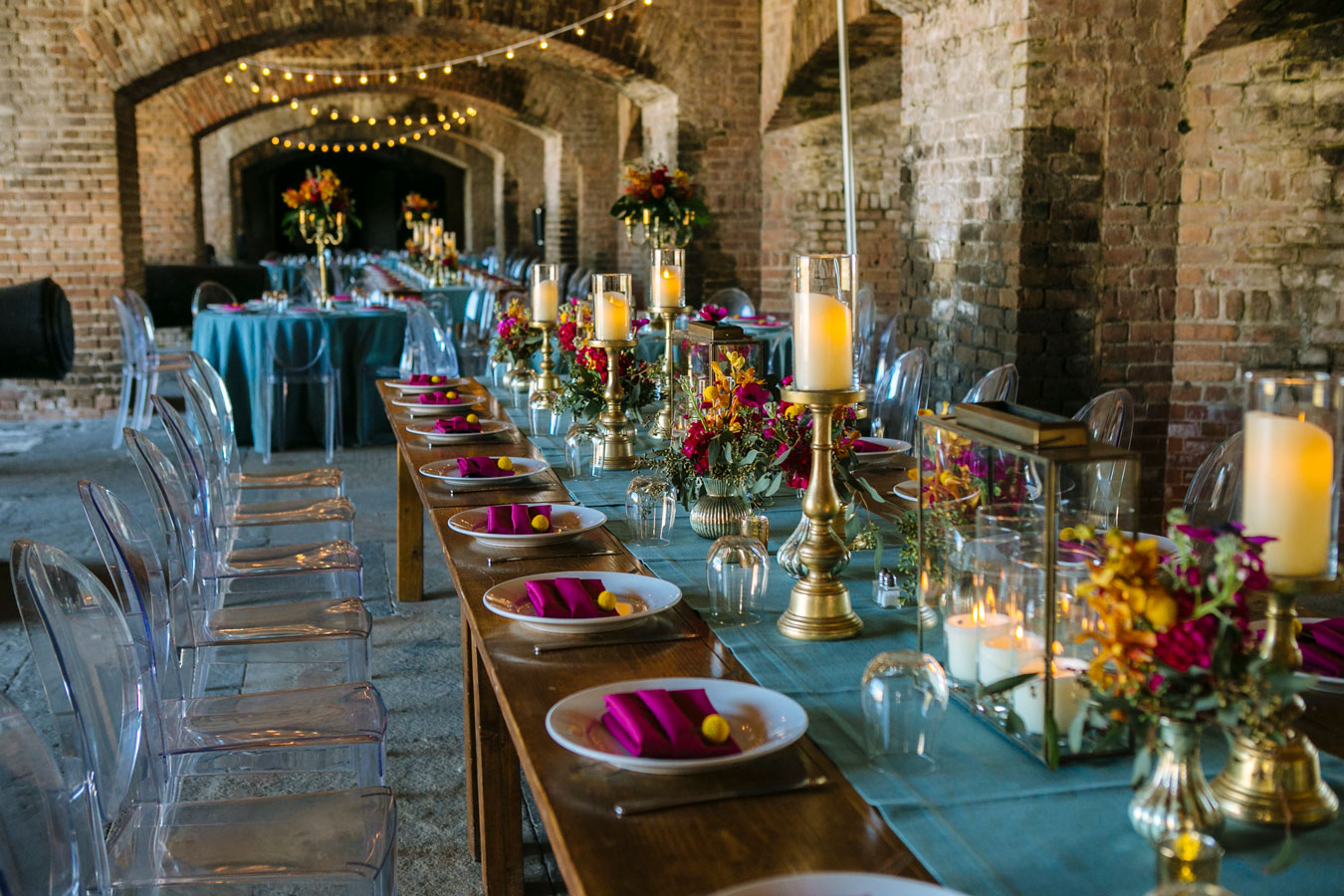 Photo of table decorations for a wedding reception in Fort Zachary Taylor.